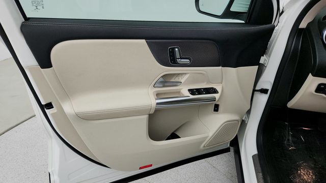 2023 Mercedes-Benz GLA GLA 250 SUV with Premium Package, 19in Wheels & Illuminated Star - 22945924 - 9