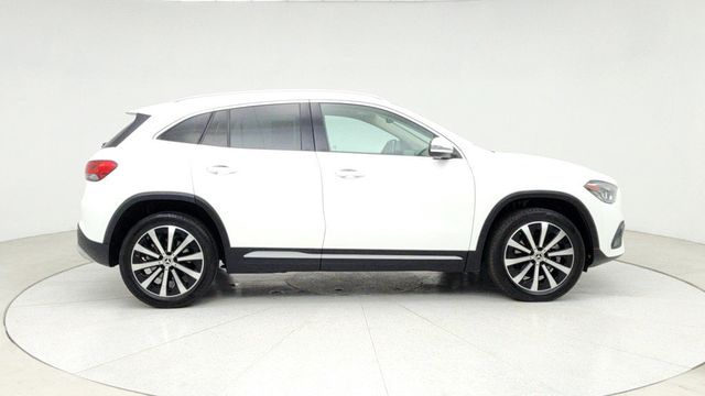 2023 Mercedes-Benz GLA GLA 250 SUV with Premium Package, 19in Wheels & Illuminated Star - 22945924 - 3