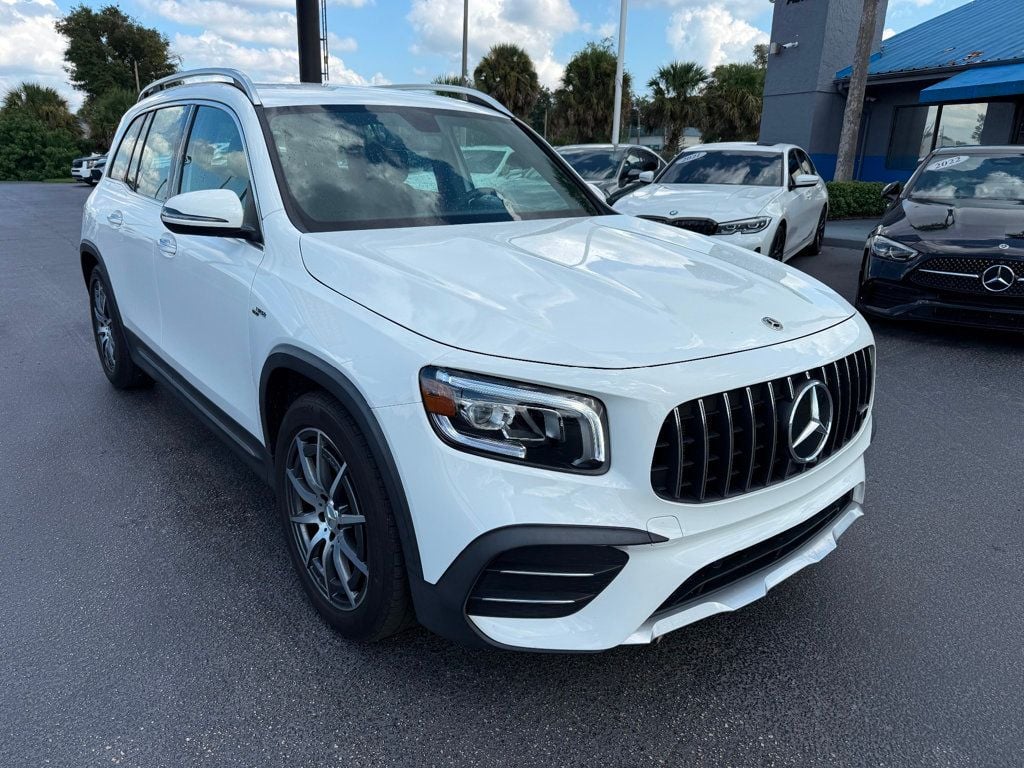 2023 Mercedes Benz GLB AMG 35 4MATIC photo 3