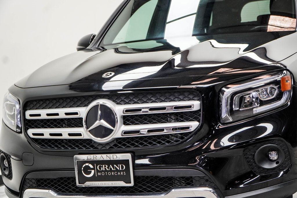 2023 Mercedes Benz GLB 250 4MATIC photo 2