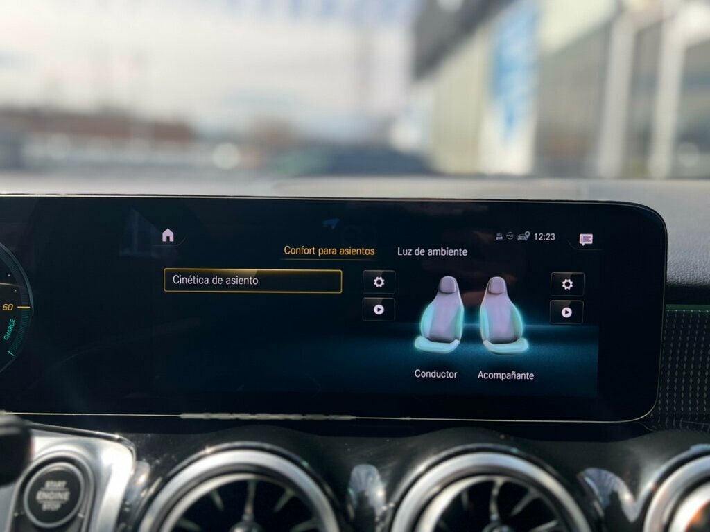 2023 Mercedes-Benz GLB GLB 250 4MATIC SUV - 22999261 - 25