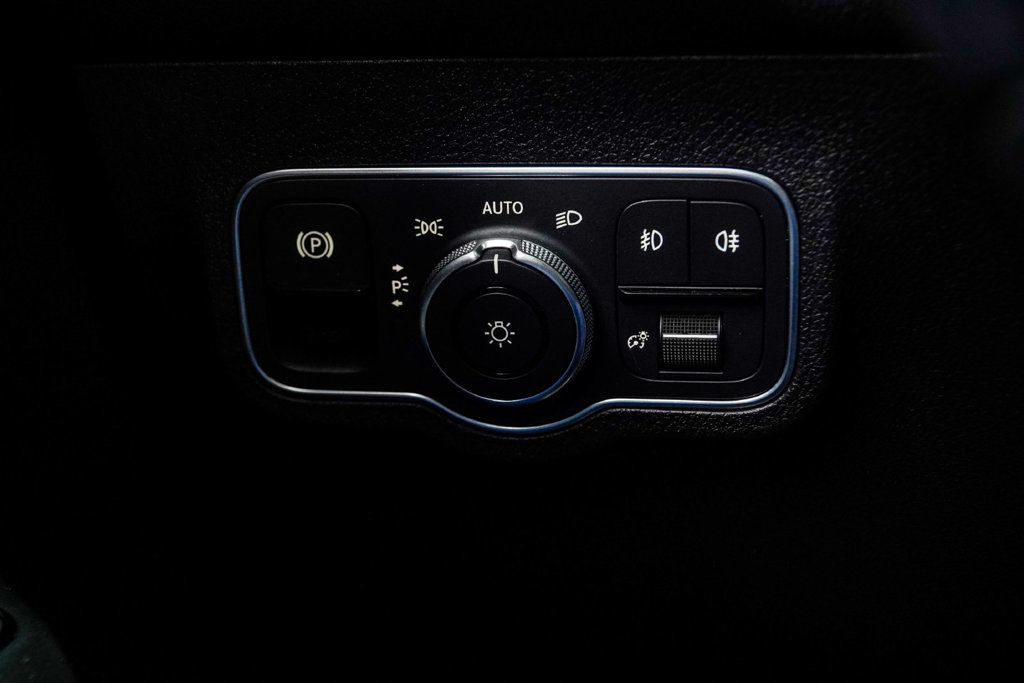 Mercedes-Benz GLB GLB 250 photo 30
