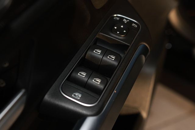 2023 Mercedes-Benz GLB GLB 250 4MATIC SUV - 22982209 - 40