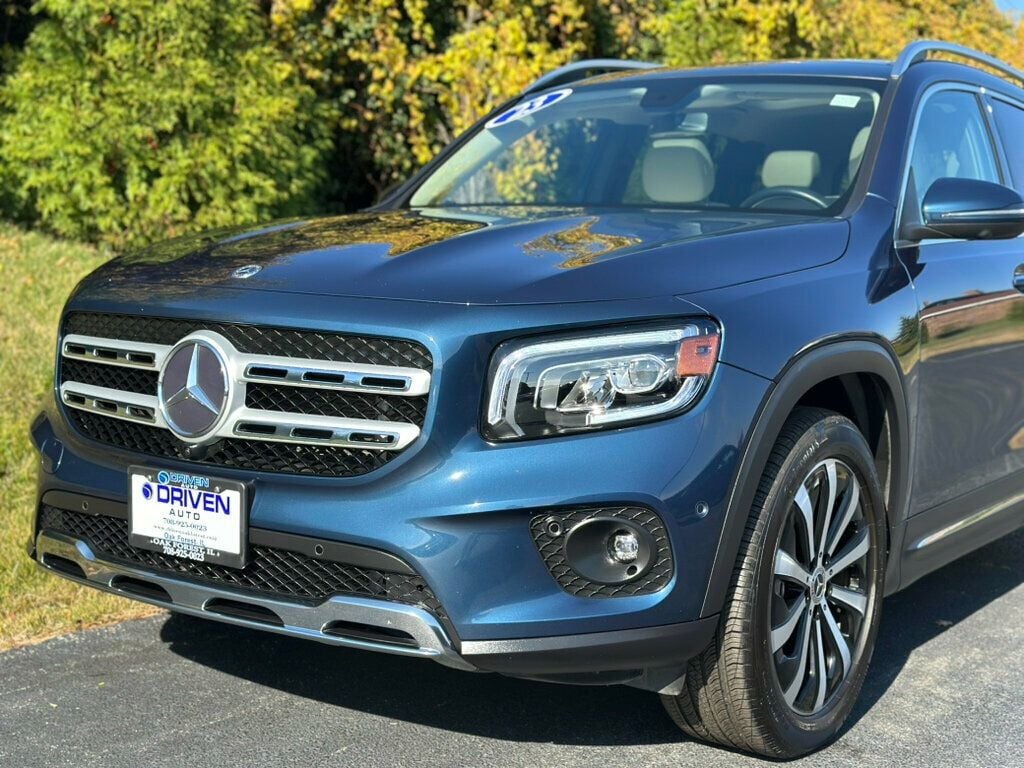 2023 Mercedes Benz GLB 250 photo 3