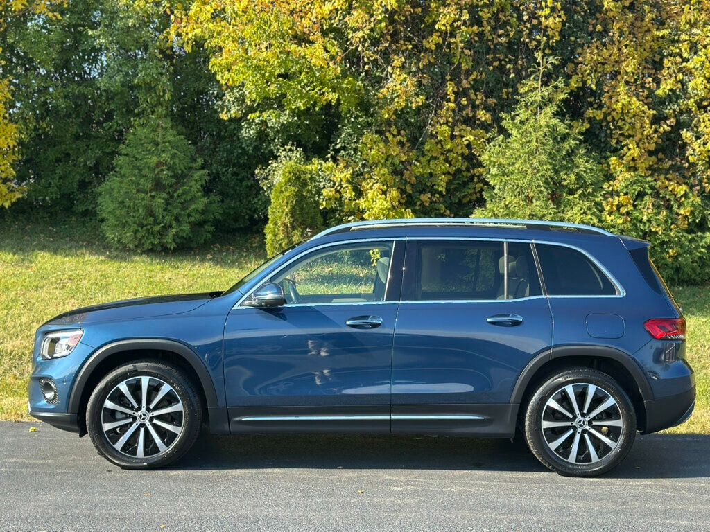 2023 Mercedes Benz GLB 250 photo 4
