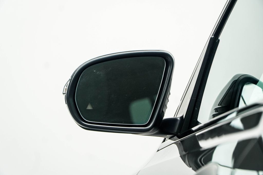 Mercedes-Benz GLB GLB 250 photo 15