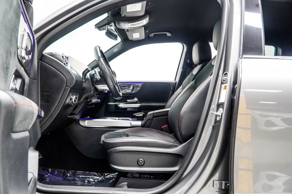 Mercedes-Benz GLB GLB 250 photo 38