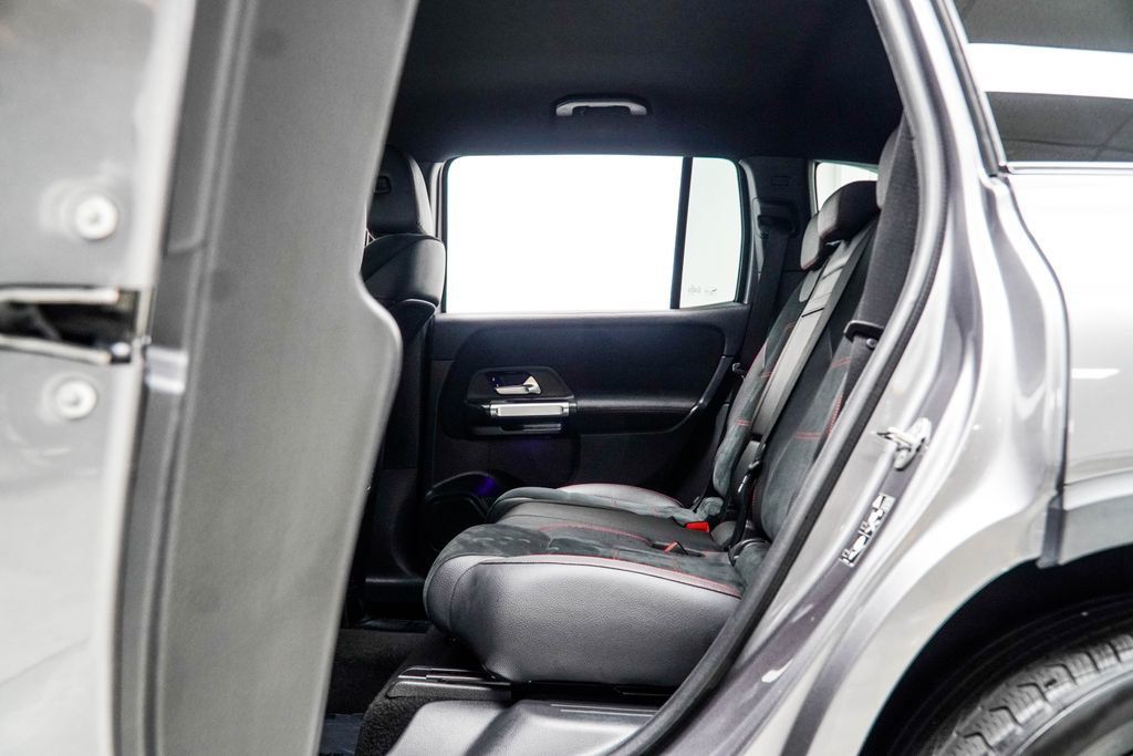 Mercedes-Benz GLB GLB 250 photo 39
