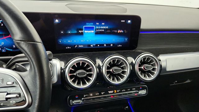 2023 Mercedes-Benz GLB GLB 250 SUV with Premium Package & Panorama Roof - 22942611 - 15