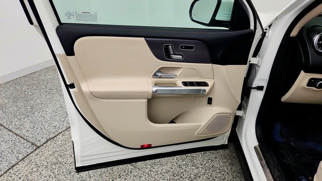 2023 Mercedes-Benz GLB GLB 250 w/ Premium Pkg, Parking Assist & 19'' Wheels - 23099981 - 9