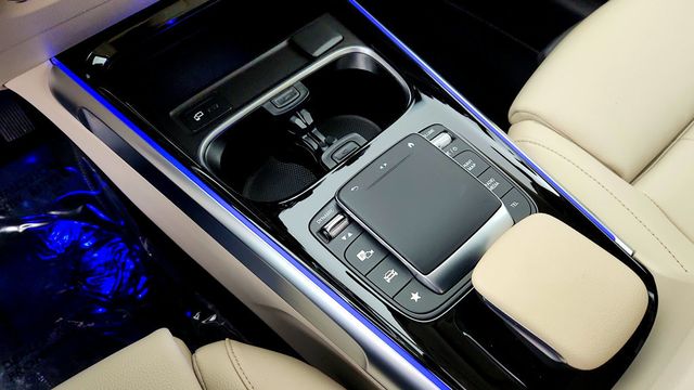 2023 Mercedes-Benz GLB GLB 250 w/ Premium Pkg, Parking Assist & 19'' Wheels - 23099981 - 14