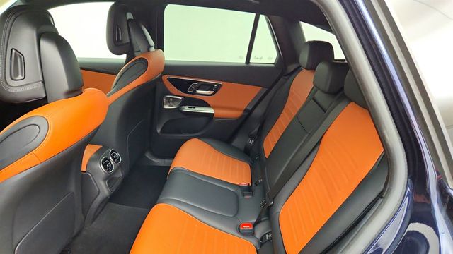 2023 Mercedes-Benz GLC GLC 300 4MATIC SUV w/ AMG Line & Exclusive Trim Package - 23070867 - 19