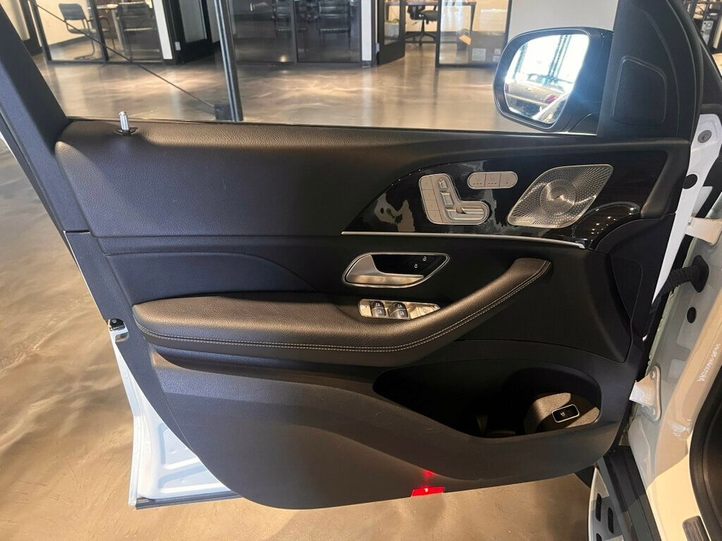 2023 Mercedes-Benz GLS 580/CaptainsChairs/DriverAssistPkg/Warmth&ComfortPkg/TowPkg/NAV - 23019769 - 13