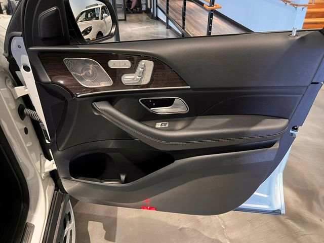 2023 Mercedes-Benz GLS 580/CaptainsChairs/DriverAssistPkg/Warmth&ComfortPkg/TowPkg/NAV - 23019769 - 28