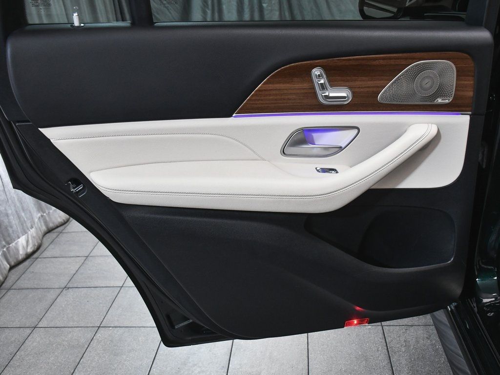 2023 Mercedes Benz GLS 450 4MATIC photo 12