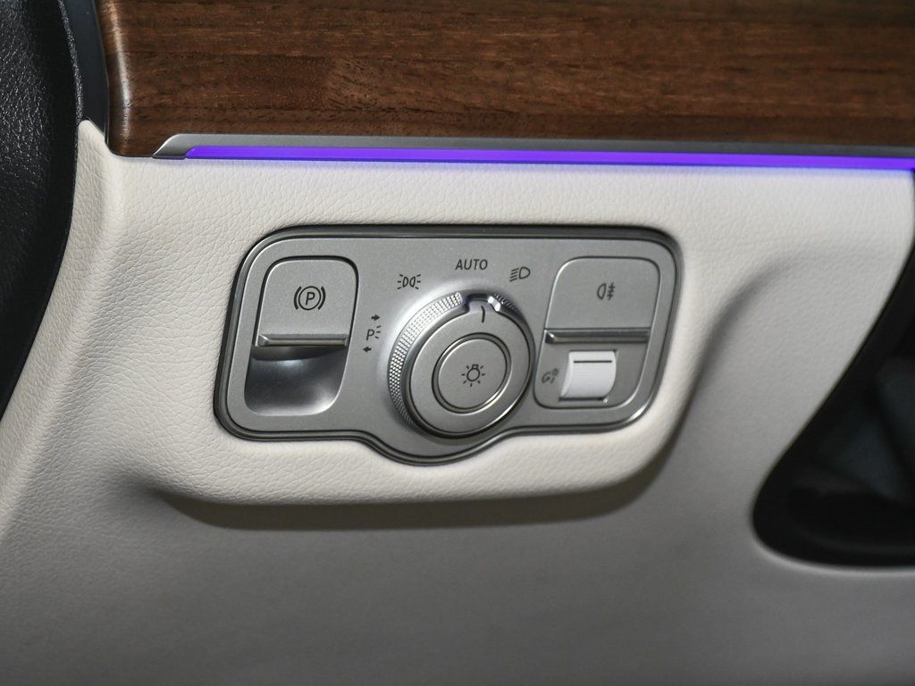 2023 Mercedes Benz GLS 450 4MATIC photo 19