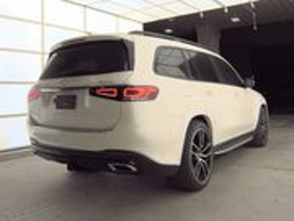 2023 Mercedes Benz GLS 450 4MATIC photo 2