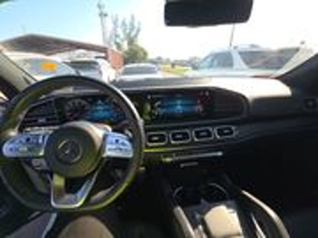 2023 Mercedes Benz GLS 450 4MATIC photo 3