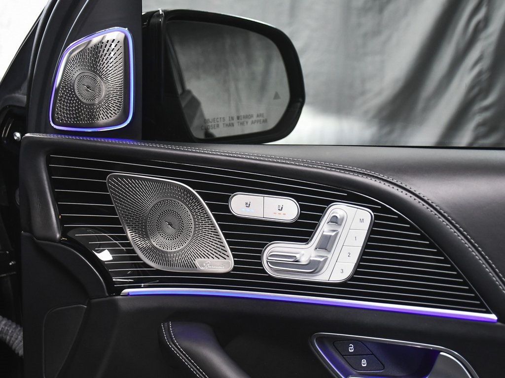 2023 Mercedes Benz GLS Maybach 600 4MATIC photo 13