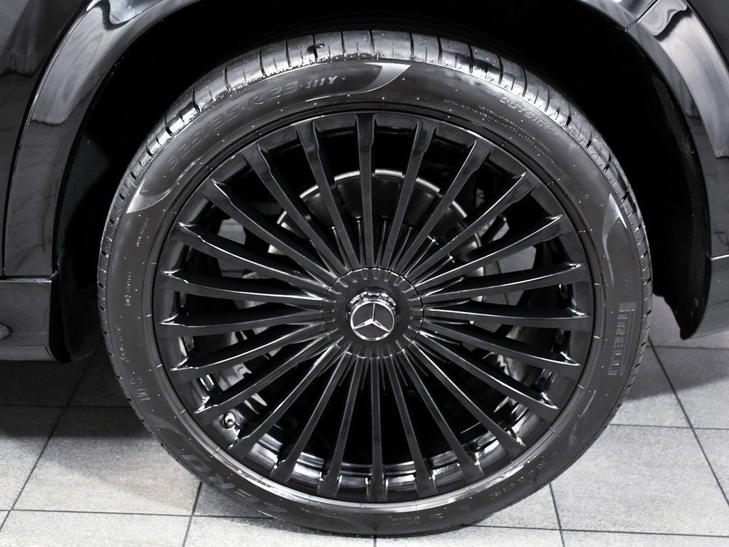 2023 Mercedes Benz GLS Maybach 600 4MATIC photo 2