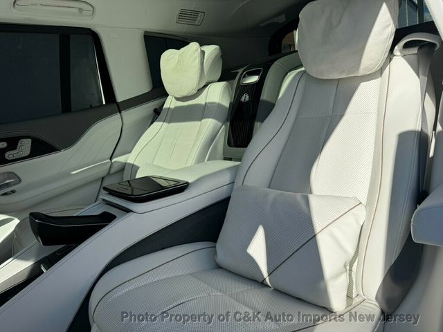 2023 Mercedes-Benz GLS Maybach GLS 600 4MATIC, - 22934123 - 49