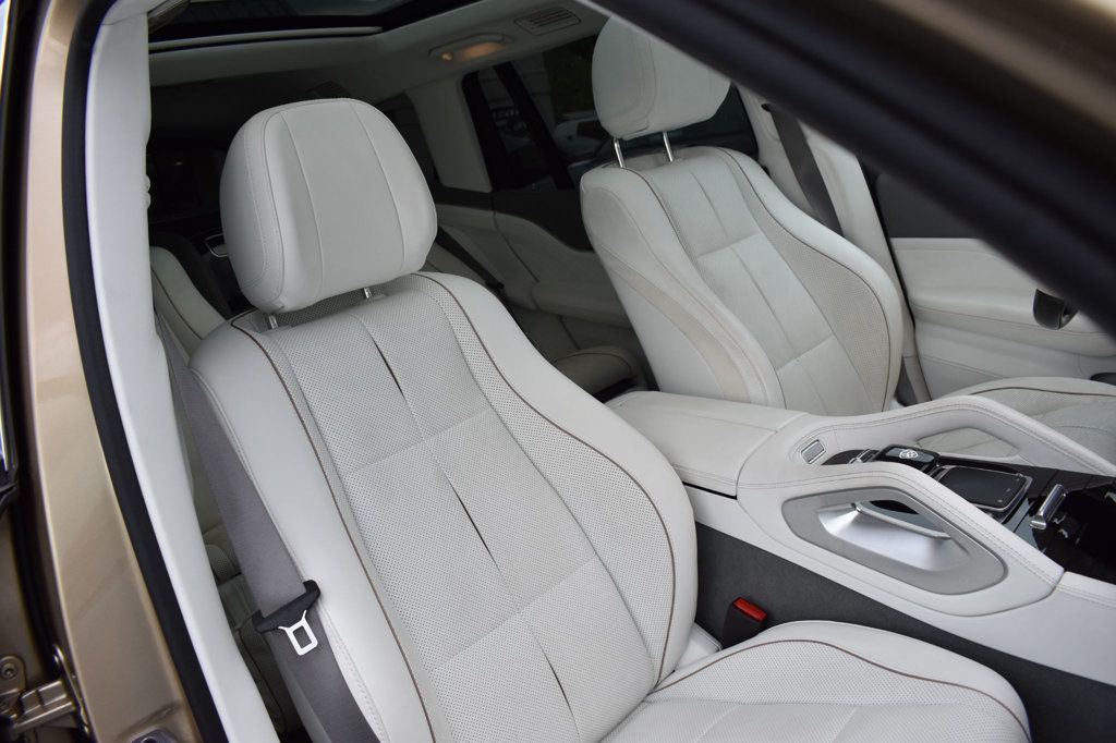 2023 Mercedes Benz GLS Maybach 600 4MATIC photo 17