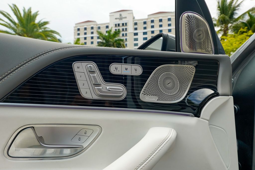2023 Mercedes-Benz GLS Maybach GLS 600 4MATIC SUV - 23055437 - 54