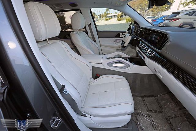 2023 Mercedes-Benz GLS Maybach GLS 600 4MATIC SUV - 22983773 - 17