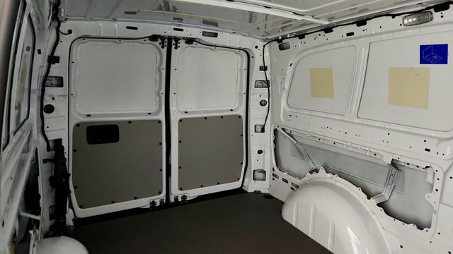2023 Mercedes-Benz Metris Cargo Van Standard Roof 135'' Wheelbase w/ Safety+ & Cold Weather Packages - 22971284 - 23