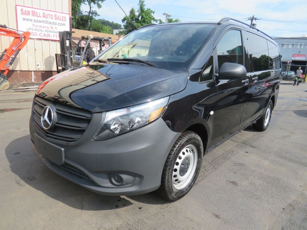2023 Mercedes-Benz Metris Passenger Van Metris Passenger Van Standard Roof 126" Wheelbase - 22878324 | Video 1