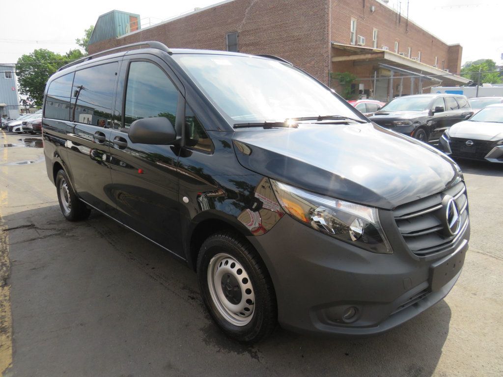 2023 Mercedes Benz Metris Passenger Van photo 3