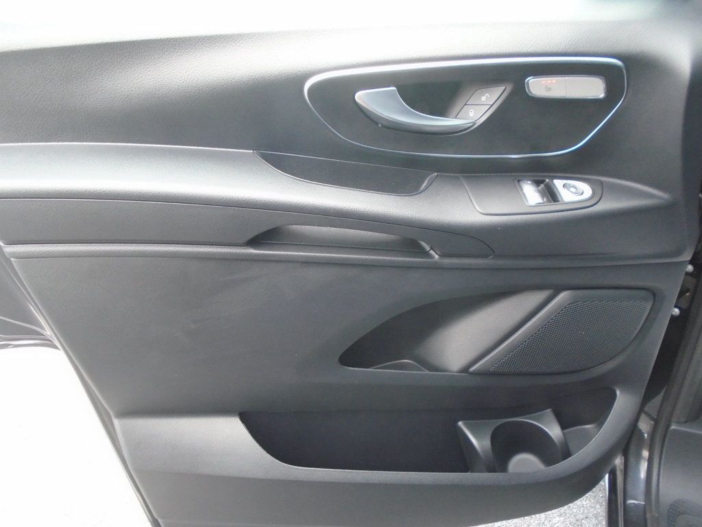 2023 Mercedes-Benz Metris Passenger Van Metris Passenger Van Standard Roof 126" Wheelbase - 22947463 - 9