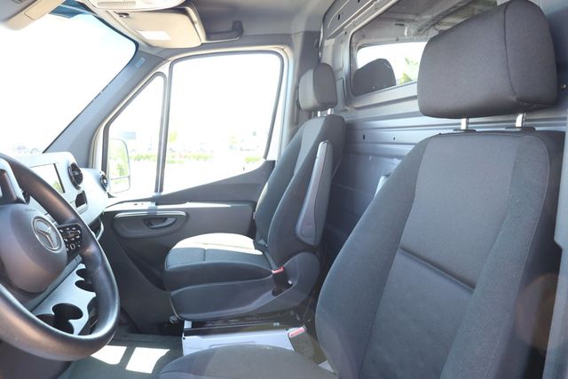2023 Mercedes-Benz Sprinter Cargo Van 1500 Standard Roof I4 Gas 144'' RWD w/ Driver Convenience Pkg - 23029926 - 17