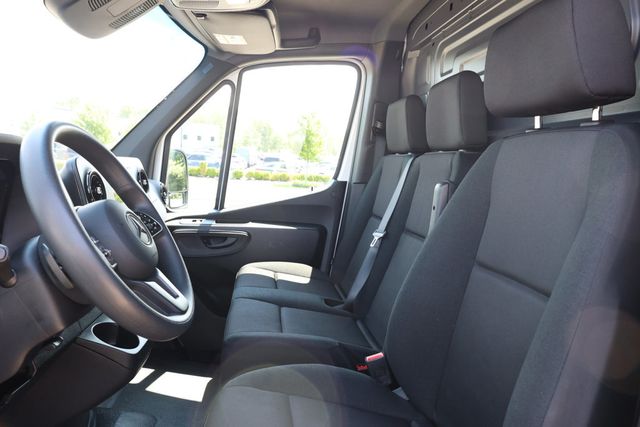 2023 Mercedes-Benz Sprinter Cargo Van 2500 Standard Roof I4 Diesel 144'' RWD w/ Premium Package - 23029319 - 19