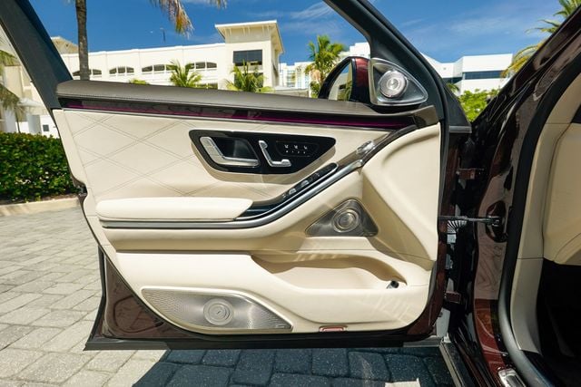2023 Mercedes-Benz S-Class Maybach S 580 4MATIC Sedan - 23044612 - 52