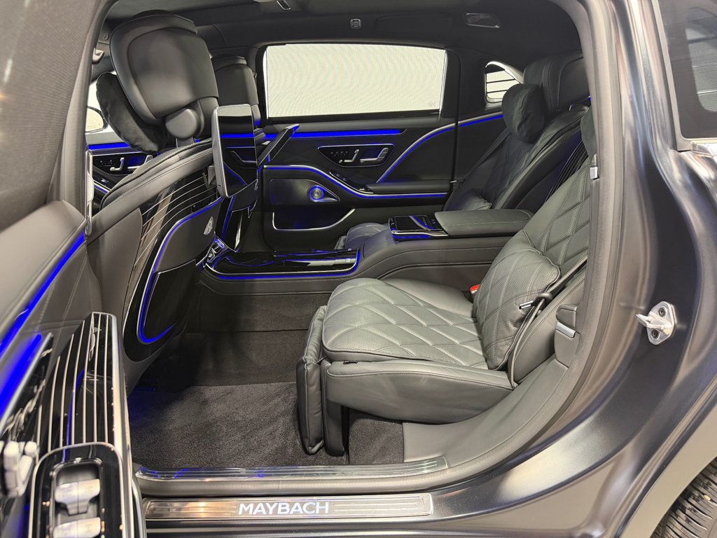2023 Mercedes-Benz S-Class Maybach S 680 4MATIC Sedan - 23065559 - 30