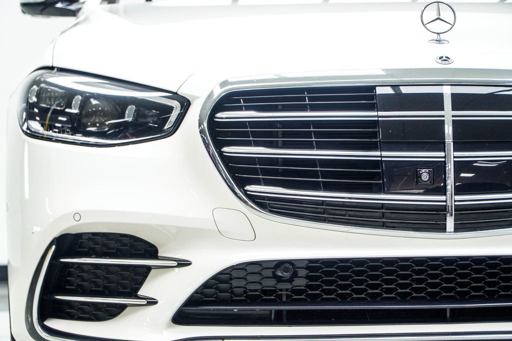 Mercedes-Benz S-Class photo 13