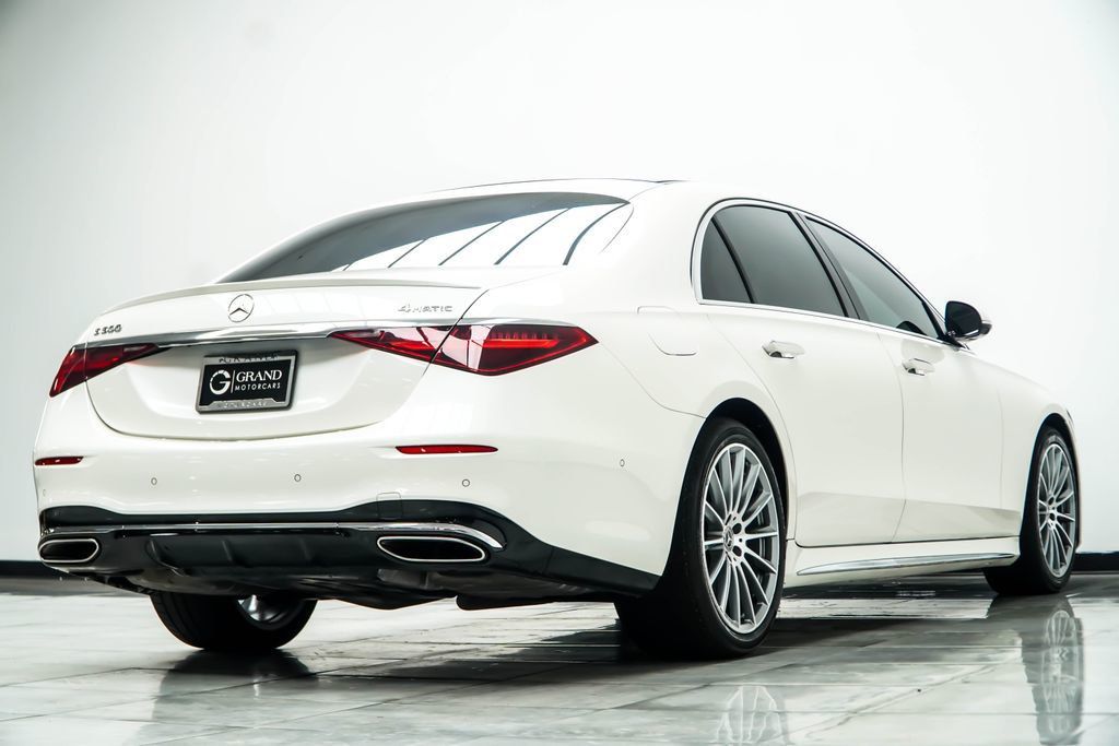 Mercedes-Benz S-Class photo 17