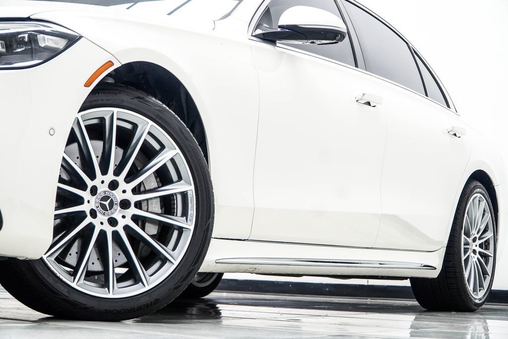 Mercedes-Benz S-Class photo 3