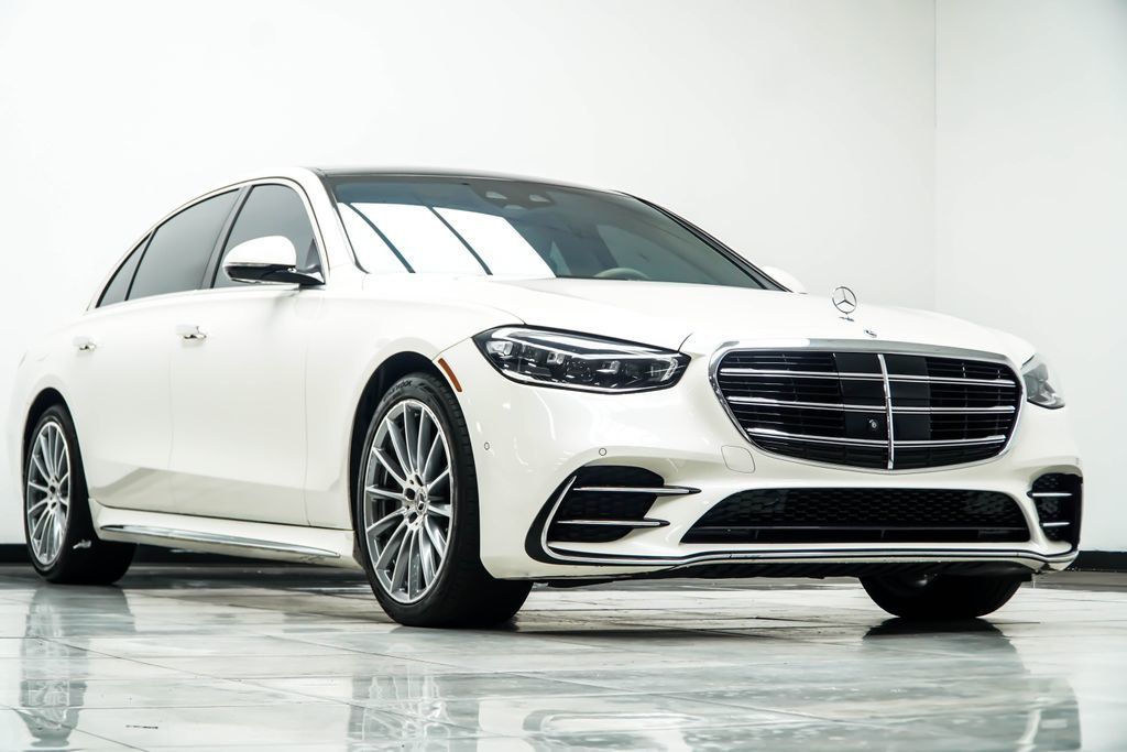 Mercedes-Benz S-Class photo 4