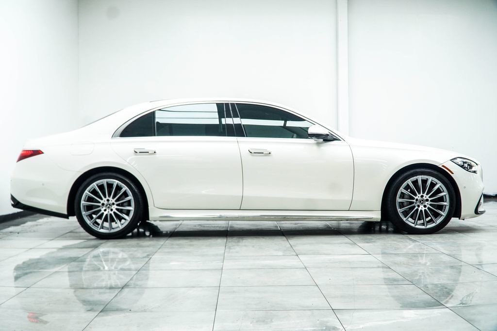 Mercedes-Benz S-Class photo 7