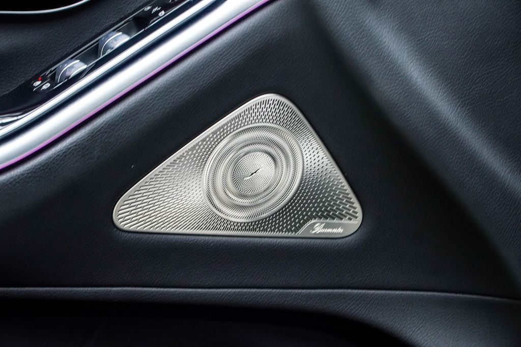 Mercedes-Benz S-Class photo 39