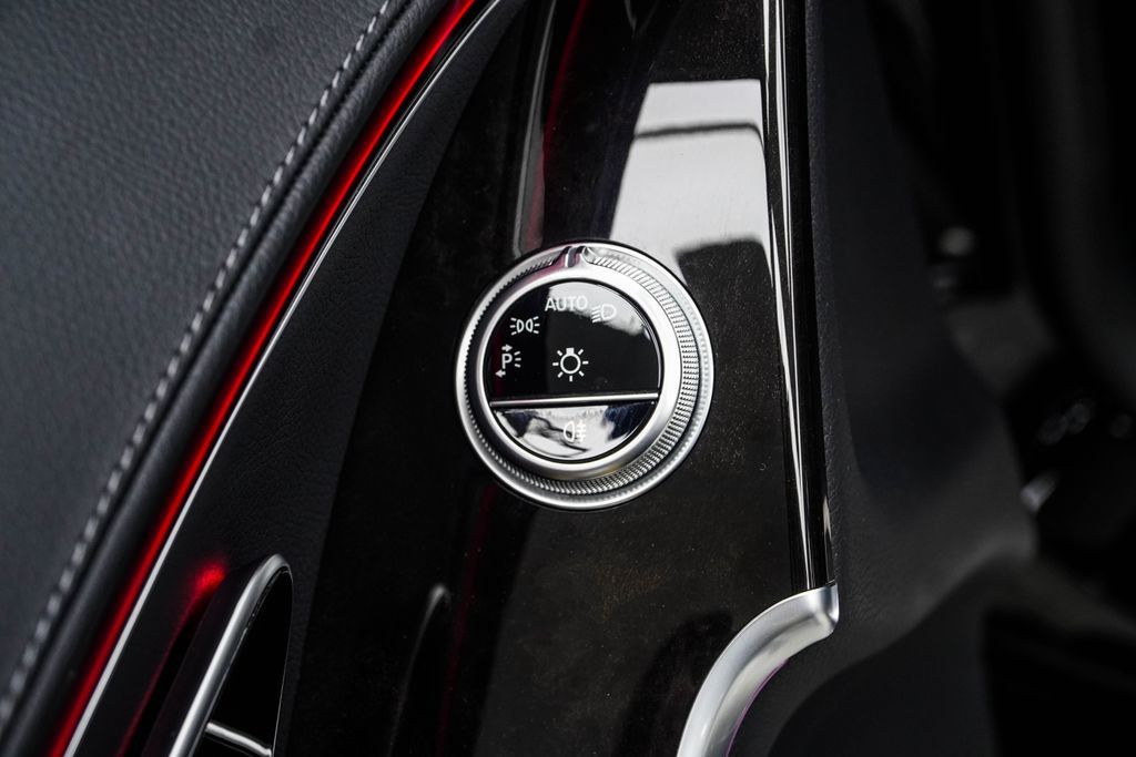Mercedes-Benz S-Class photo 41
