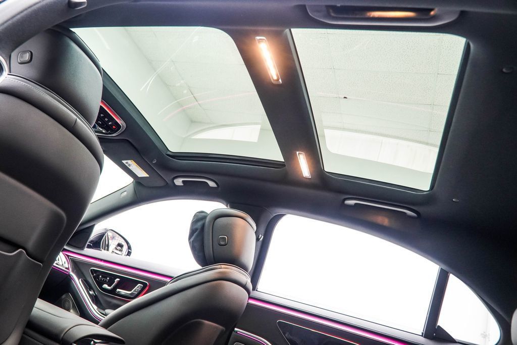 Mercedes-Benz S-Class photo 49