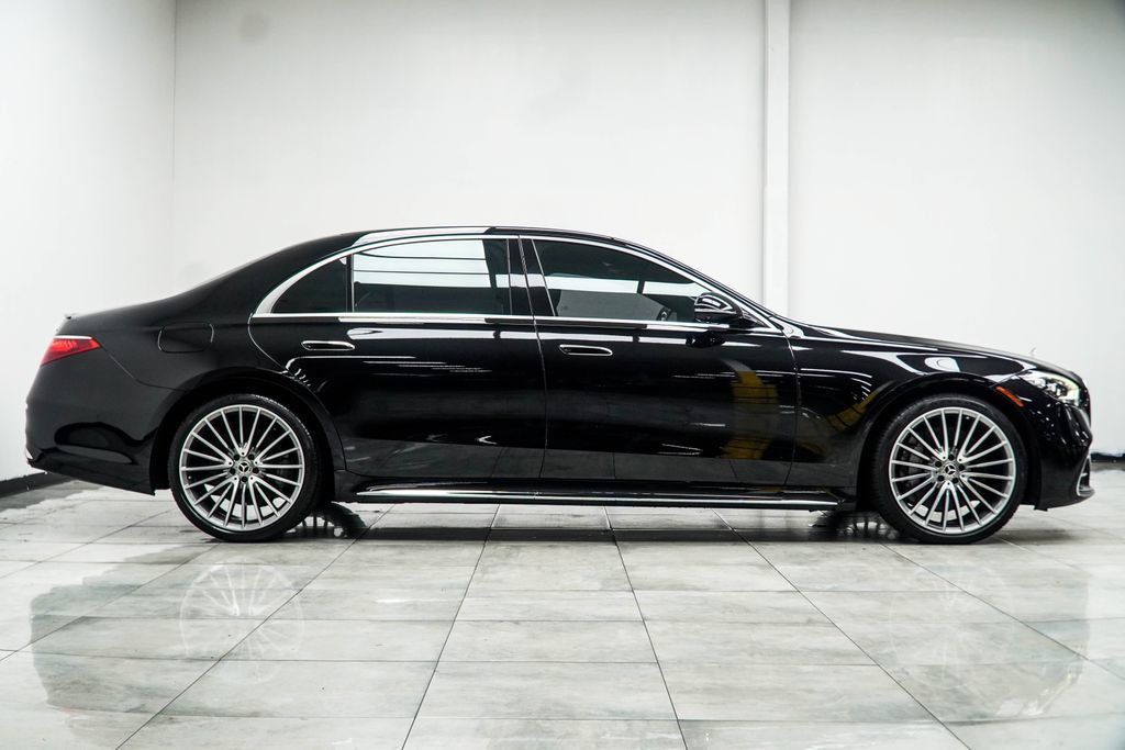 Mercedes-Benz S-Class photo 7
