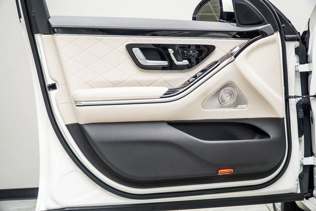 2023 Mercedes-Benz S-Class S 580 4MATIC Sedan - 22933447 - 30