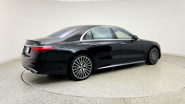 2023 Mercedes-Benz S-Class S 580 4MATIC w/ AMG Line, Warmth & Comfort Package - 23039433 - 3