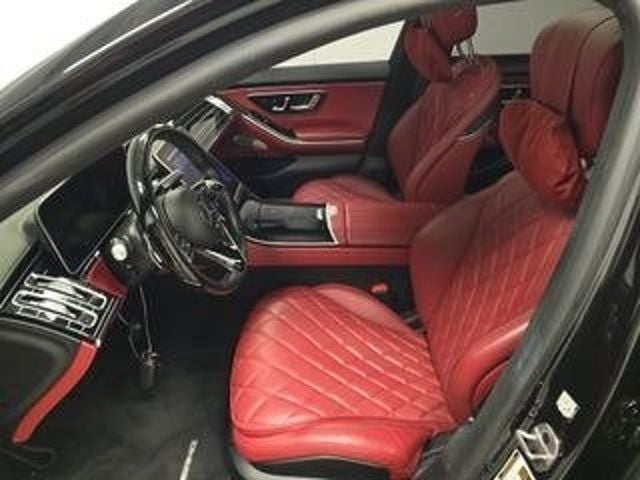 2023 Mercedes Benz S 580e 4MATIC photo 3