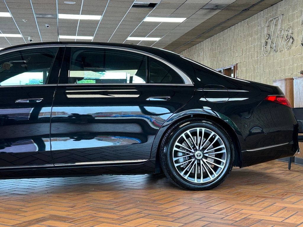 2023 Mercedes Benz S 580e 4MATIC photo 3