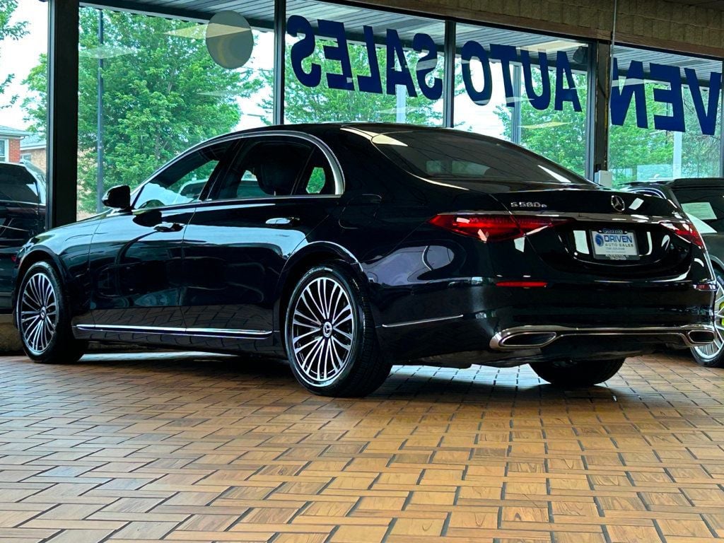 2023 Mercedes Benz S 580e 4MATIC photo 4